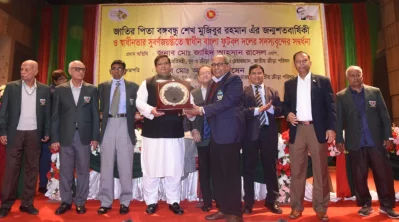 স্বাধীন বাংলা ফুটবল দলকে সংবর্ধনা প্রদান