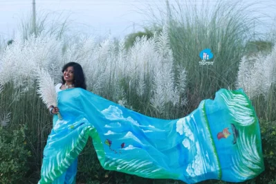 হ্যান্ড পেইন্টের শাড়ি।