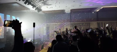 ডিজে রাহাতের বাজনায় বর্ষবরণ।