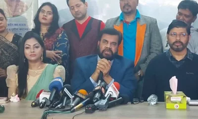 শিল্পী সমিতির নির্বাচন নিয়ে ব্রিফ করছেন ইলিয়াস কাঞ্চন-নিপুন প্যানেল।