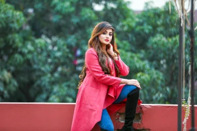 মেকআপে সবসময় মানসম্পন্ন টোনার, ময়েশ্চারাইজার, প্রাইমার ও ফাউন্ডেশন ব্যবহার করুন 