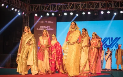 কে ক্র্যাফটের এই শোটিতে দেশীয় নিজস্বতা এবং ঐতিহ্যকে পোশাকের মাঝে ফুটিয়ে তোলা হয়