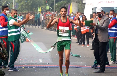 অন্তত তিন থেকে ছয় মাস প্রস্তুতি নিতে হবে ম্যারাথন দৌড়েন জন্য