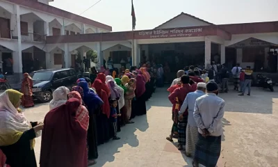 উপমন্ত্রীর রত্নগর্ভা মায়ের নামে প্রতিষ্ঠিত বেগম আশ্রাফুন্নেছা ফাউন্ডেশন ও আওয়ামী লীগের উদ্যোগে শরীয়তপুরের নড়িয়ার ২ ইউনিয়নের দেড় হাজার অসহায়দের মাঝে কম্বল বিতরণের একাংশ। 