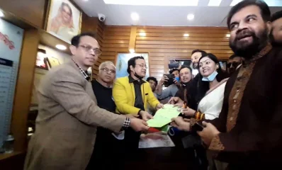 ইলিয়াস কাঞ্চন-নিপুণ প্যানেল মনোনয়নপত্র জমা দিয়েছে। ছবি: ইত্তেফাক