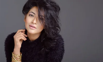 শীতকালে ম্যাট লিপস্টিক ব্যবহার না করাই ভালো। এতে ঠোঁট আরও বেশি শুকিয়ে যায়