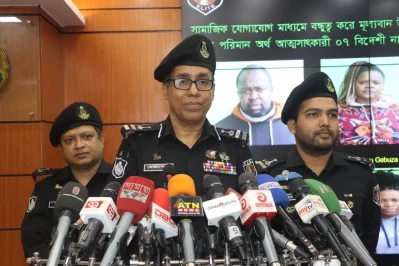র&zwnj;্যাবের সংবাদ সম্মেলন। ছবি: ইত্তেফাক