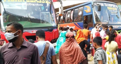 বাসে ওঠার আগে দেখবেন সেখানে শূন্য আসন আছে কিনা, না থাকলে পরের বাসের জন্য অপেক্ষা করুন