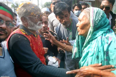 নির্বাচনি প্রচারণায় তৈমূর। ছবি: ফোকাস বাংলা