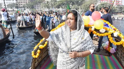 নির্বাচনি প্রচারণায় আইভী। ছবি: তাপস সাহা