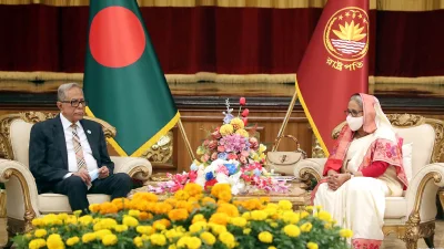রাষ্ট্রপতির সঙ্গে সংলাপে প্রধানমন্ত্রী শেখ হাসিনা। ছবি: ফোকাস বাংলা