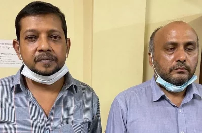 সাখাওয়াত আলী নোবেল ও তার বন্ধু এস এম ফরহাদ। ছবি: সংগৃহীত