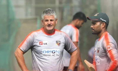 কুমিল্লা ভিক্টোরিয়ান্সের পরামর্শক স্টিভ রোডস ও অধিনায়ক ইমরুল কায়েস