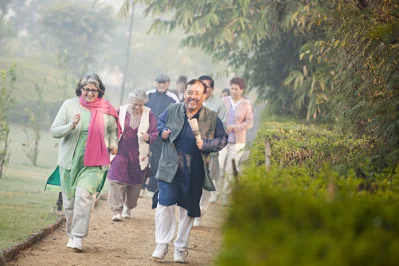 ৫৫ বছরের বেশি বয়স হলে অবশ্যই অল্প কিছু খেয়ে শরীরচর্চা করতে হবে