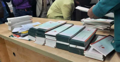 ইভ্যালির লকার থেকে উদ্ধার করা চেক।