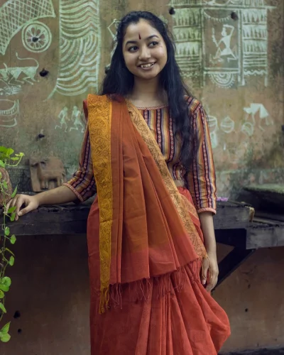 শিল্পীর সৃষ্টিকে এক্সিবিশনের দেয়াল থেকে মানুষের দৈনন্দিন জীবনের অংশে পরিণত করাই দেশালের প্রচেষ্টা  