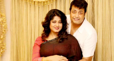 ওমর সানী ও মৌসুমী। ছবি: সংগৃহীত