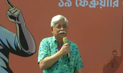 বাংলা একাডেমি চত্বরে &lsquo;মুজিব গ্রাফিক নভেল&rsquo; এর ৯ম ও ১০ম খণ্ডের মোড়ক উন্মোচন অনুষ্ঠানে বক্তব্য রাখছেন ড. মুহম্মদ জাফর ইকবাল। 