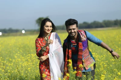 মুশফিক আর ফারহান ও কেয়া পায়েল। ছবি: সংগৃহীত