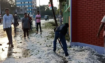 ঠাকুরগাঁওয়ে হঠাৎ শিলা বৃষ্টি ও ঝড় হাওয়ায় জনজীবনে ব্যাপক প্রভাব পড়েছে। ছবি- ইত্তেফাক