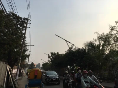 স্বাভাবিক অবস্থায় ফিরে আসে সড়ক। ছবি: ইত্তেফাক