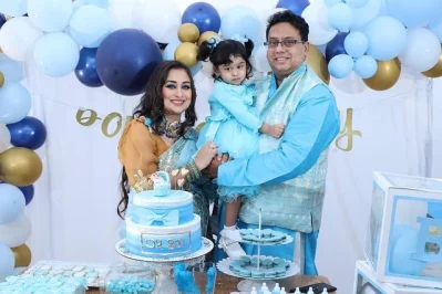 স্বামী-সন্তানের সঙ্গে রুমানা। ছবি: সংগৃহীত