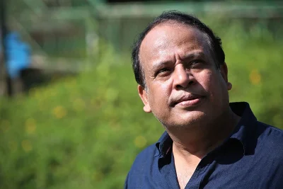 &lsquo;ওয়েটিং ফর গডো&rsquo; নাটকটি নির্দেশনা দিয়েছেন ঢাকা বিশ্ববিদ্যালয়ের অধ্যাপক ও বহুমাত্রিক নাট্য ব্যক্তিত্ব ড. ইসরাফিল শাহীন 