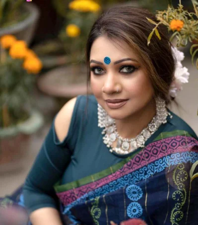  ত্বক আর্দ্রতা হারালে, ত্বকের স্থিতিস্থাপকতা কমে গেলে বলিরেখা দেখা দেয়। তাই চেহারার যত্ন নিতে হবে 