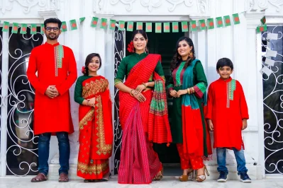 বিজয় উল্লাস ও জিওমেট্রিক নকশা থিম হয়েছে রঙ বাংলাদেশের কাপড়ের ক্যানভাসে