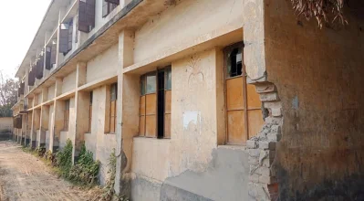 ক্ষতিগ্রস্ত বিদ্যালয় ভবন। ছবি: ইত্তেফাক