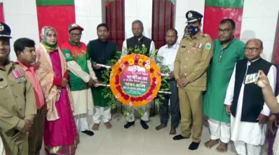  জাতির পিতার প্রকৃতিতে শ্রদ্ধা জানানো হচ্ছে।