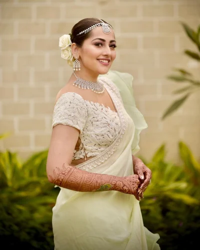 আনাঘা ভোঁসলে। ছবি: সংগৃহীত