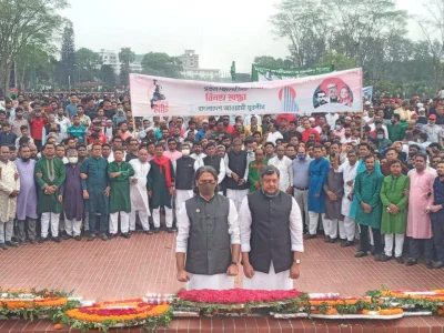 জাতীয় স্মৃতিসৌধে শহীদদের প্রতি শ্রদ্ধা নিবেদন করেন যুবলীগের চেয়ারম্যান শেখ ফজলে শামস পরশ ও সাধারণ সম্পাদক  মো. মাইনুল হোসেন খান নিখিল।  