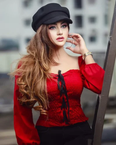 লাল পোশাক পরা নারীদের প্রতি পুরুষরা তুলনামূলক বেশি আকৃষ্ট হোন