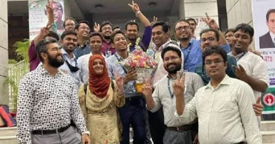 এইচ. এম দেলোয়ার হোসাইন ও এ.কে. এম. মাসুম বিল্লাহসহ কাউন্সিলের অন্যান্য সদস্যরা।