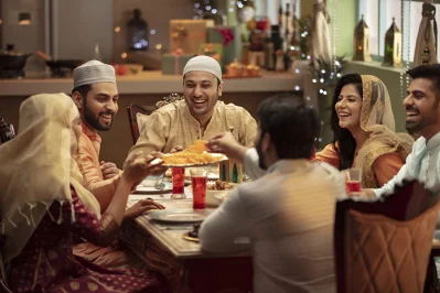 ইফতার ধীরে খাওয়ার অভ্যাস গড়ুন