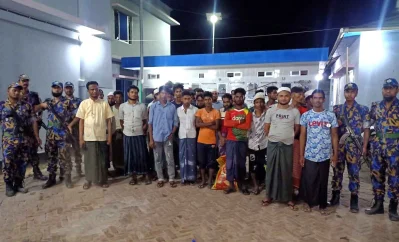 উদ্ধার করা রোহিঙ্গারা।