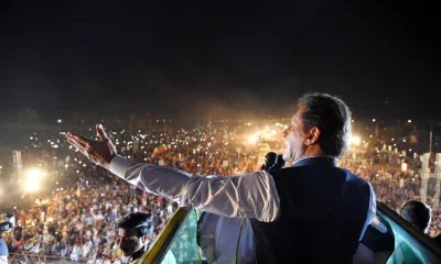 জনসভায় ইমরান
