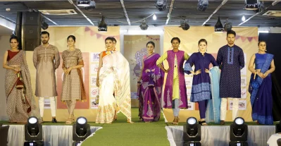 দেশীয় ফ্যাশন শিল্পের উন্নয়ন ও ঐতিহ্য সমুন্নত রাখতে একসঙ্গে কাজ করে যাওয়ার দৃঢ় প্রত্যয় ব্যক্ত করেন দেশীদশের উদ্যোক্তারা