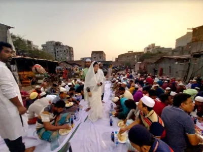 মঙ্গল আলোয় ফাউন্ডেশনের আয়োজনে ইফতার অনুষ্ঠান।