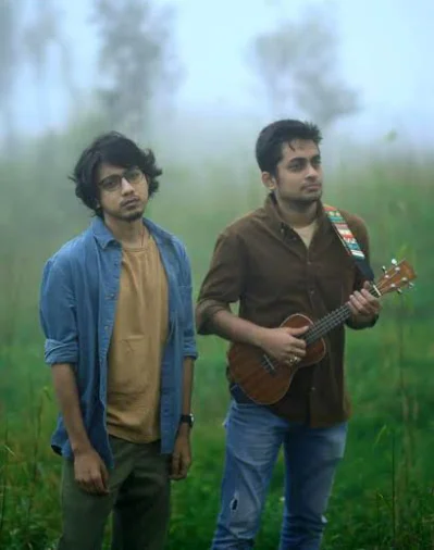 তালপাতার সেপাইয়ের দুই শিল্পী। ছবি: সংগৃহীত