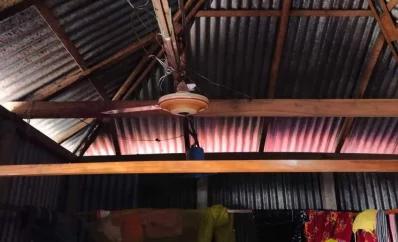পাখা খুলে পড়া ফ্যান।