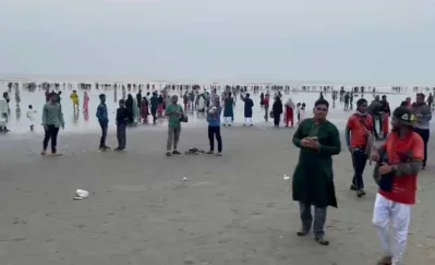 পর্যটক মুখরিত কক্সবাজার।