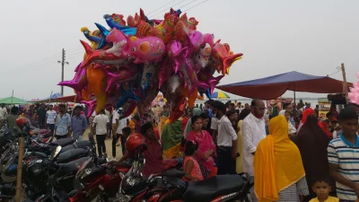 বিনোদন কেন্দ্রে উপচে পরা ভিড় 
