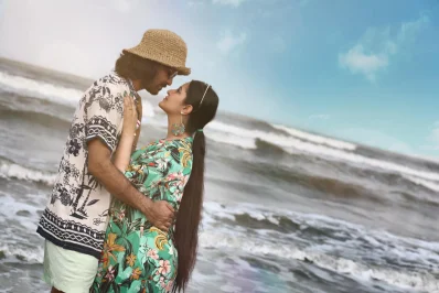 স্বামী রাজের সঙ্গে পরীমণি। ছবি: ফেসবুক থেকে