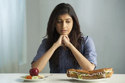 ঈদের পর  তেল ও মসলা যুক্ত খাবার, ফাস্ট ফুড, কোমল পানীয় এড়িয়ে চলুন 