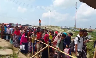 সীমিত সংখ্যক ফেরি চলাচল করায় ঘাট এলাকায় পারাপারের অপেক্ষায় যানবাহন ও মোটরসাইকেলের দীর্ঘ লাইন দেখা গেছে