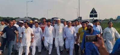  ভাঙ্গা হাইওয়ে এক্সপ্রেসের ফ্লাইওভার পরিদর্শন করছেন নিক্সন চৌধুরী।