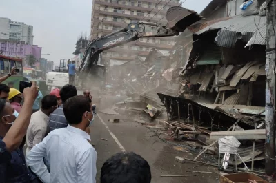 বঙ্গবন্ধু এভিনিউস্থ হকার্স মার্কেটের ৫ শতাধিক অবৈধ স্থাপনা উচ্ছেদ