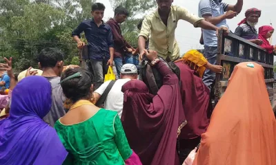 জীবনের ঝুঁকি নিয়ে খোলা ট্রাক ও পিকআপে যে যেভাবে পারছে কর্মস্থলে ফিরছেন মানুষ